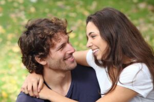 Wahre Nähe in Beziehungen entdecken und zulassen.