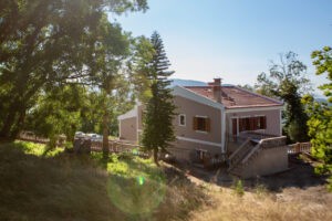 Seminarhaus Bodhi Bhavan in Portugal – ein friedlicher mystischer Ort mit atemberaubender Aussicht in einem Fruit-Forest.
