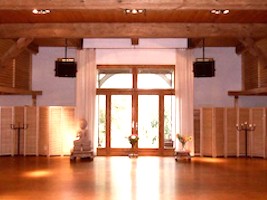 Lichtvoller Pegasus Seminarraum Himmel in stiller Umgebung an der Nordsee